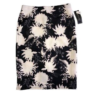 Pencil Skirt Size S Stretch Knit Pencil Black White Floral Slit Textured NEW